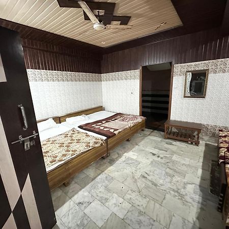 Subhadra Guest House Матхура Экстерьер фото