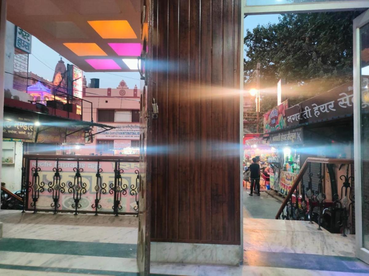 Subhadra Guest House Матхура Экстерьер фото