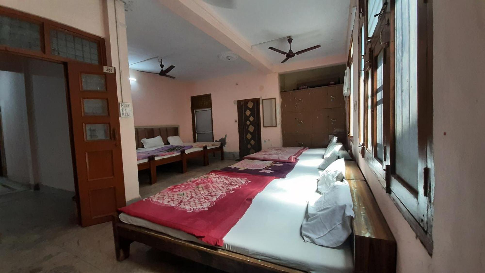 Subhadra Guest House Матхура Номер фото