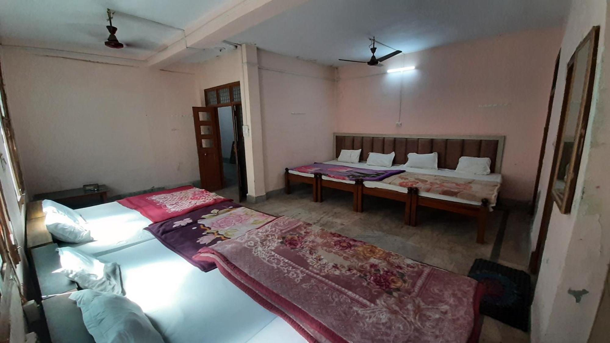 Subhadra Guest House Матхура Номер фото