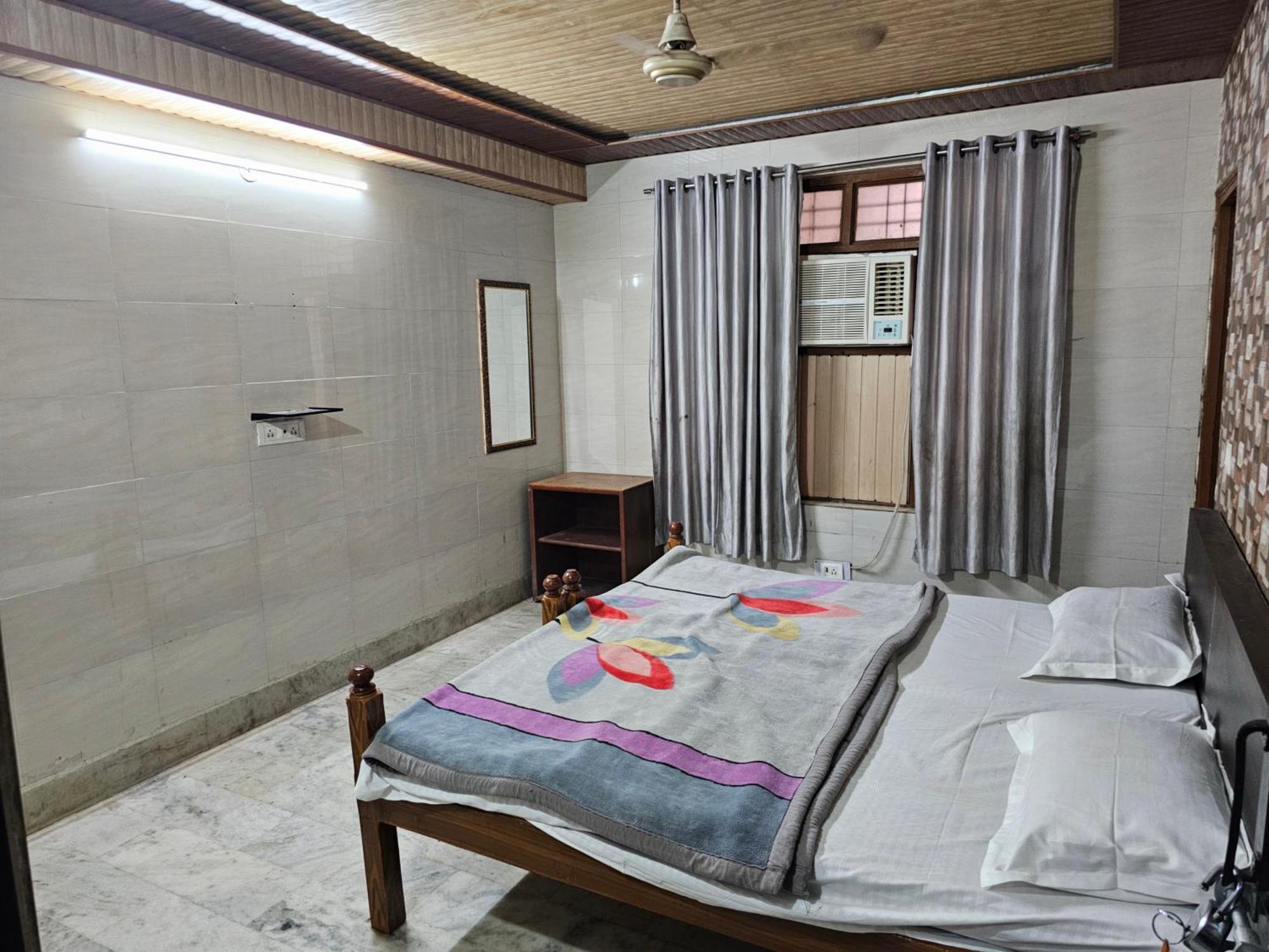 Subhadra Guest House Матхура Номер фото