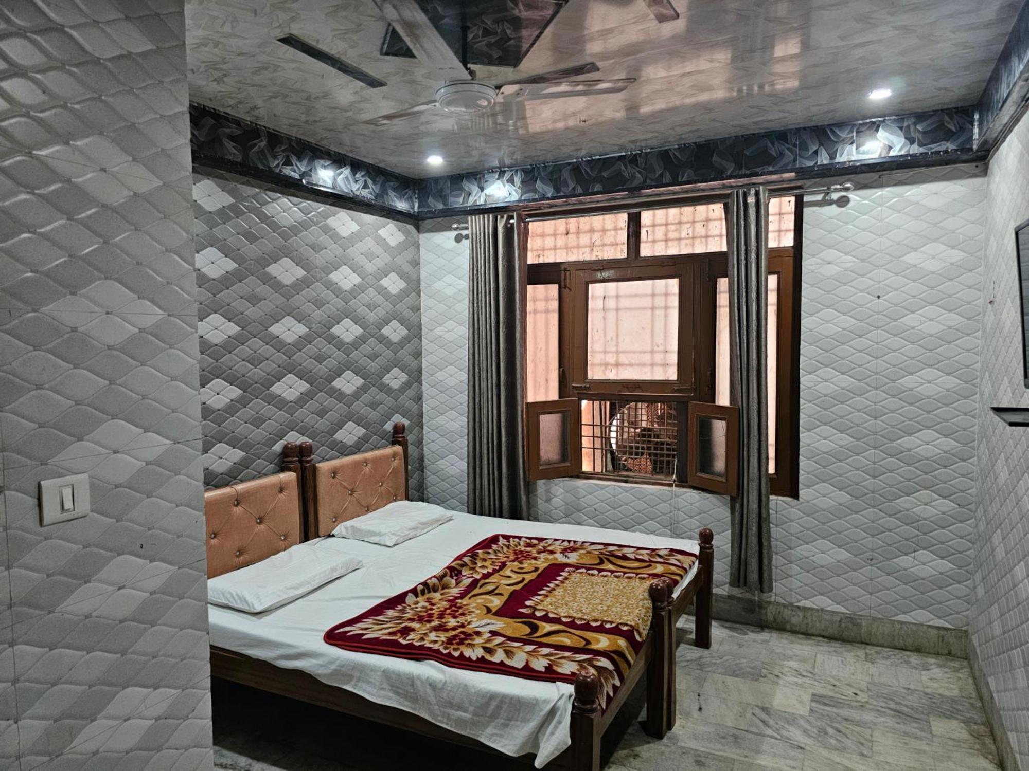 Subhadra Guest House Матхура Номер фото