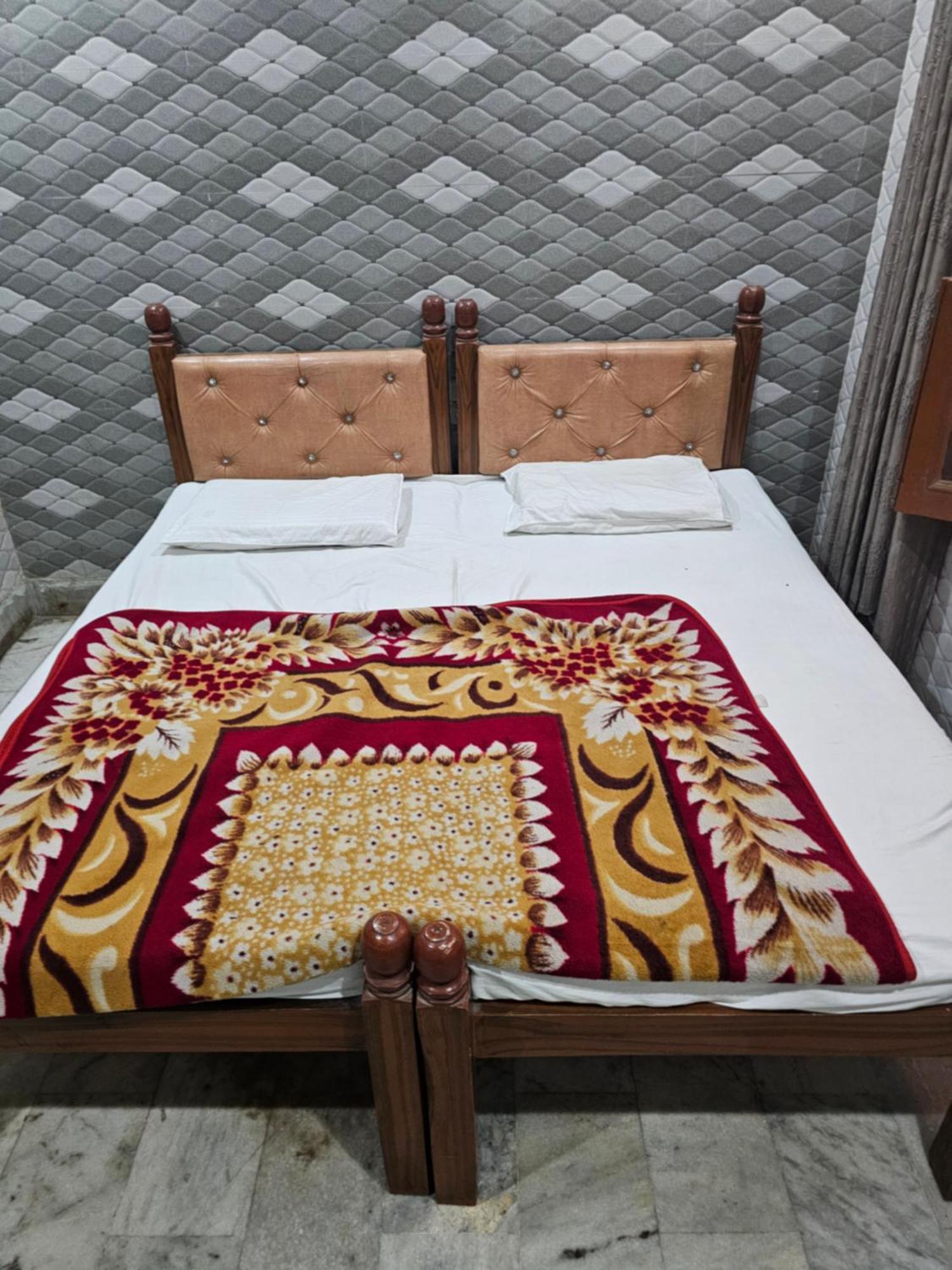 Subhadra Guest House Матхура Номер фото