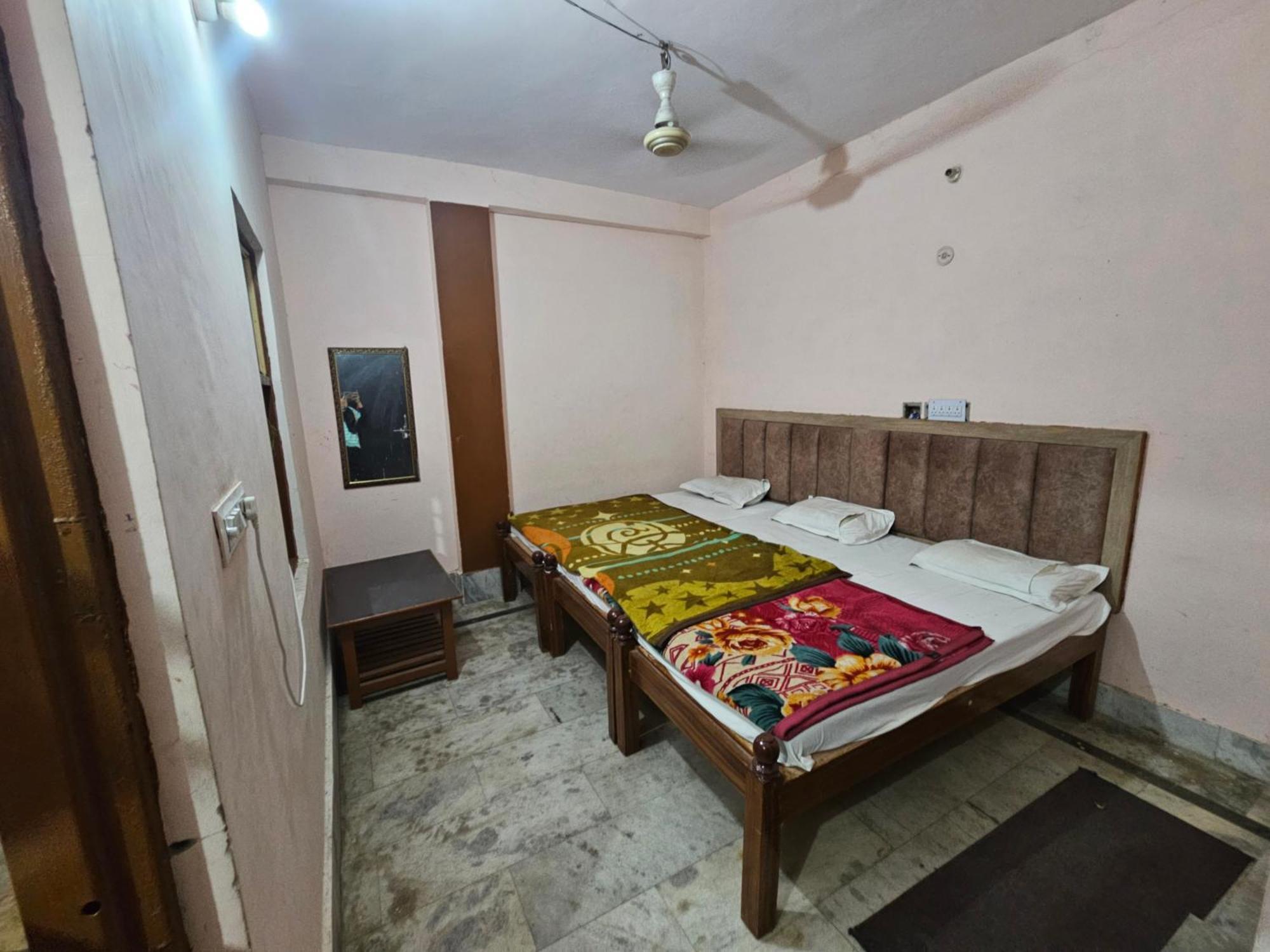 Subhadra Guest House Матхура Номер фото
